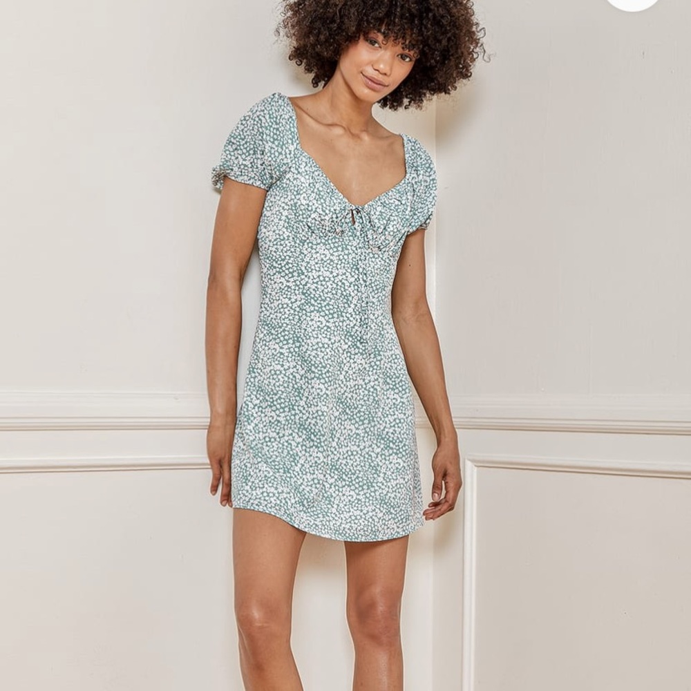 Lulu’s Sage Floral Print Puff Sleeve Mini Dress